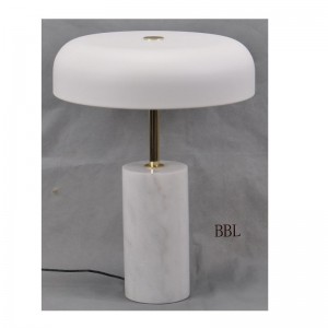 LED лампа за маса с мраморна основа и метален нюанс